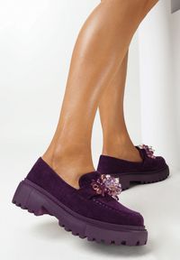 Born2be - Fioletowe Mokasyny Camilena. Zapięcie: pasek. Kolor: fioletowy. Materiał: zamsz. Szerokość cholewki: normalna. Wzór: aplikacja. Obcas: na obcasie. Styl: elegancki. Wysokość obcasa: średni #4