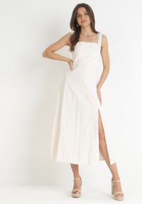 Born2be - Jasnobeżowa Rozkloszowana Sukienka na Ramiączkach Olypha. Kolor: beżowy. Materiał: bawełna. Długość rękawa: na ramiączkach #1