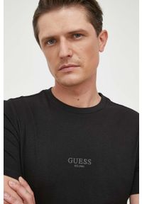 Guess t-shirt bawełniany kolor czarny z aplikacją. Kolor: czarny. Materiał: bawełna. Wzór: aplikacja. Styl: klasyczny #5