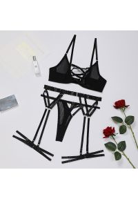 Intica - Komplet bielizny harness z elastycznymi paskami na romantyczny wieczór Hemlata. Kolor: czarny. Materiał: materiał