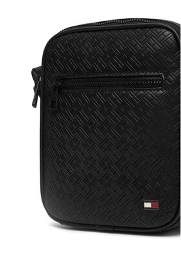 TOMMY HILFIGER - Tommy Hilfiger Saszetka Th Embossed Flag Mini Reporter AM0AM14193 Czarny. Kolor: czarny. Materiał: skóra