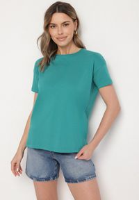 Born2be - Zielony Klasyczny T-shirt Oversize z Bawełny Zivassa. Okazja: na co dzień. Kolor: zielony. Materiał: bawełna. Styl: klasyczny