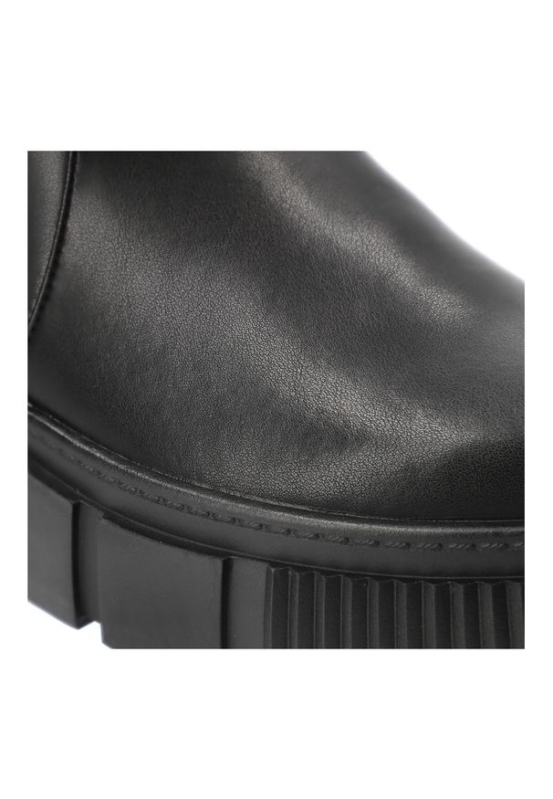 Czarne Botki Cambell Stylowe Obuwie Damskie Zapinane Na Suwak. Okazja: na co dzień. Zapięcie: zamek. Kolor: czarny. Materiał: skóra. Styl: elegancki
