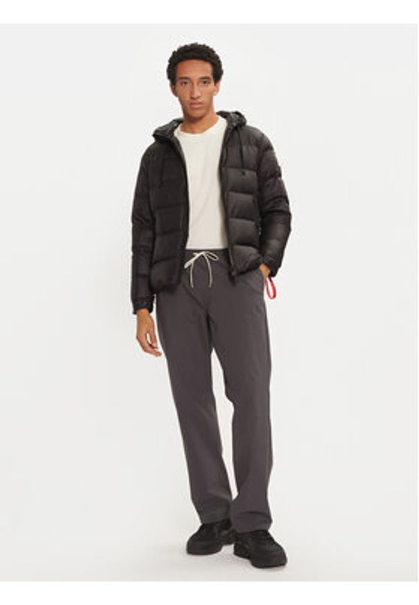 After Label Kurtka puchowa Verbier A00038 Czarny Regular Fit. Kolor: czarny. Materiał: syntetyk