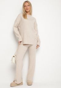 Born2be - Jasnobeżowy Komplet Dzianinowy z Wełną i Bawełną Sweter z Guzikami i Spodnie Lanadia. Kolor: beżowy. Materiał: wełna, dzianina, bawełna