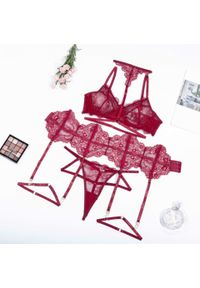 Intica - Koronkowy komplet bielizny z pasem do pończoch na romantyczny wieczór Fatinah. Kolor: czerwony. Materiał: koronka. Wzór: koronka
