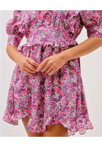 For Love & Lemons - FOR LOVE & LEMONS - Fioletowa sukienka w kwiaty Katarina. Kolor: różowy, wielokolorowy, fioletowy. Materiał: materiał. Wzór: kwiaty. Długość: mini #4