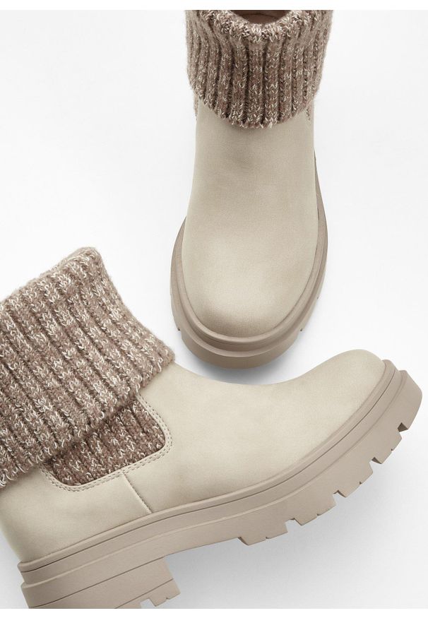 bonprix - Sztyblety z dzianinowym mankietem. Kolor: beżowy. Materiał: dzianina. Sezon: zima