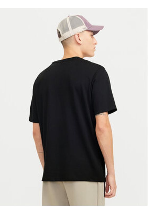 Jack & Jones - Jack&Jones T-Shirt Fusion 12273120 Czarny Regular Fit. Kolor: czarny. Materiał: bawełna