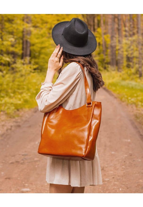 Torebka skórzana damska DAN-A T423 camel. Materiał: skórzane