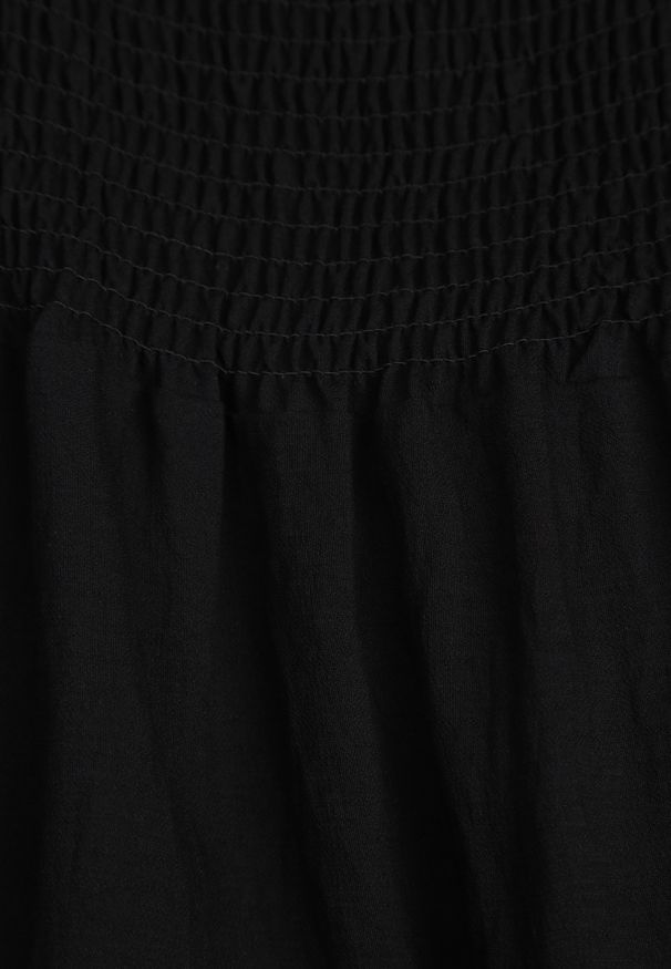 Renee - Czarna Sukienka z Wiskozy o Rozkloszowanym Kroju z Bufiastymi Rękawkami Rosena. Kolor: czarny. Materiał: wiskoza. Długość rękawa: krótki rękaw. Sezon: lato. Typ sukienki: rozkloszowane. Długość: maxi