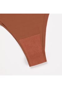 Intica - Tangi bezszwowe z ozdobną klamrą na co dzień i okazje Vicki. Materiał: materiał #3