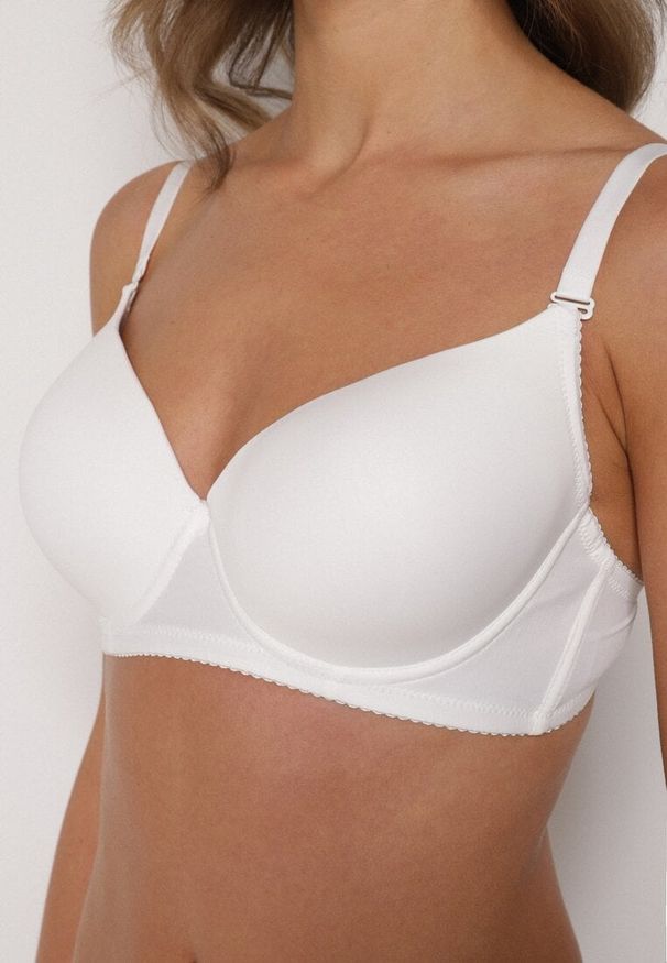 Born2be - Jasnobeżowy Gładki Biustonosz Zdobiony Kokardką Ocerien. Kolor: beżowy. Materiał: koronka. Wzór: gładki, aplikacja