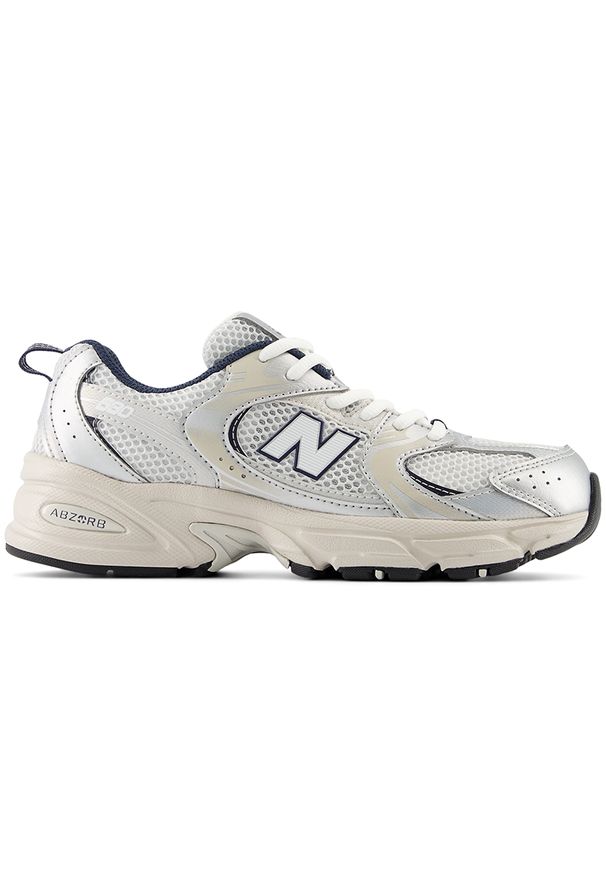 Buty dziecięce New Balance GR530KA – białe. Okazja: na co dzień, na uczelnię. Kolor: biały. Materiał: materiał, guma, syntetyk. Szerokość cholewki: normalna