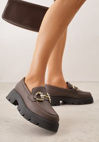 Renee - Brązowe Mokasyny na Platfromie w Stylu Chunky Ozdobione Cyrkoniami i Klamrą Tenisea. Zapięcie: klamry. Kolor: brązowy. Materiał: jeans. Wzór: aplikacja. Obcas: na platformie. Styl: elegancki #8