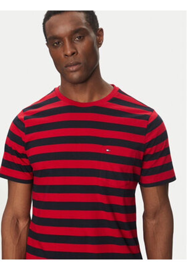 TOMMY HILFIGER - Tommy Hilfiger T-Shirt Essential MW0MW37283 Czerwony Regular Fit. Kolor: czerwony. Materiał: bawełna