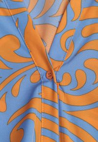 Renee - Niebiesko-Pomarańczowa Sukienka Koszulowa Maxi z Materiałowym Paskiem w Abstrakcyjny Print Lirans. Kolor: niebieski. Materiał: materiał. Wzór: nadruk. Typ sukienki: koszulowe. Długość: maxi #6