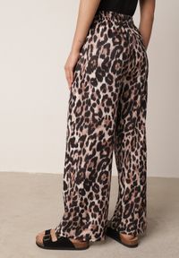 Born2be - Panterkowe Spodnie z Szerokimi Nogawkami i Wiązaniem w Talii z Koronką Aloe. Okazja: do pracy, na co dzień, na spotkanie biznesowe, na spacer. Kolekcja: plus size. Materiał: koronka. Długość: długie. Wzór: koronka. Styl: biznesowy, casual #2