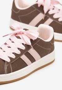 Renee - Brązowe Sneakersy Ozdobione Motywem Pasków Flortewi. Nosek buta: okrągły. Zapięcie: pasek. Kolor: brązowy. Materiał: nubuk, syntetyk. Wzór: aplikacja. Obcas: na obcasie. Wysokość obcasa: niski #4