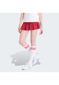 Adidas - adidas Spódnica plisowana Seasonal Essentials Colorpop KD3372 Czerwony Loose Fit. Kolor: czerwony. Materiał: bawełna #1