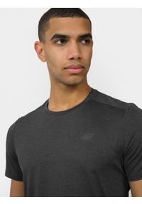 4f - Koszulka treningowa regular szybkoschnąca męska. Kolor: czarny. Materiał: materiał, dzianina
