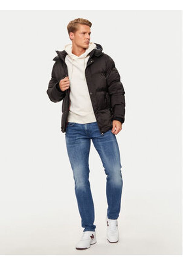 Guess Kurtka puchowa M4BL21 WGJ42 Czarny Regular Fit. Kolor: czarny. Materiał: syntetyk