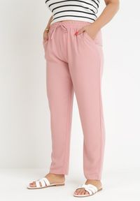 Born2be - Różowe Spodnie z Gumką w Pasie i Długimi Nogawkami Jasela. Kolor: różowy. Długość: długie. Styl: sportowy #1