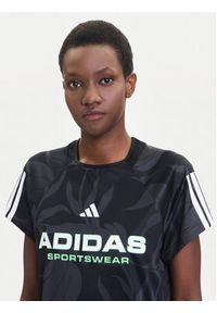 Adidas - adidas Sukienka codzienna Tiro x Common Goal Graphic JL7638 Czarny Loose Fit. Okazja: na co dzień. Kolor: czarny. Materiał: syntetyk. Typ sukienki: proste. Styl: casual #5