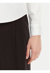 Guess Koszula W5RH31 WAF10 Biały Regular Fit. Kolor: biały. Materiał: bawełna