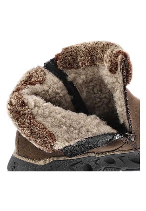 Botki damskie Rieker, na platformie i zapinane na zamek z ocieplanym futerkiem, brązowe, M6560-25. Okazja: na co dzień. Zapięcie: zamek. Kolor: brązowy. Materiał: futro, materiał. Sezon: zima. Obcas: na platformie. Styl: casual, elegancki, klasyczny