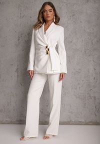 Renee - Biała Marszczona Marynarka Taliowana z Wiskozą z Ozdobą przy Wiązaniu Zynelle. Kolor: biały. Materiał: wiskoza. Wzór: aplikacja. Styl: elegancki #7