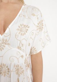 Born2be - Biała Wiskozowa Sukienka z Metaliczną Nicią i Haftem Nelvesia. Okazja: na co dzień. Kolor: biały. Materiał: wiskoza. Wzór: haft. Sezon: wiosna. Styl: klasyczny, casual, elegancki #3