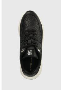 TOMMY HILFIGER - Tommy Hilfiger sneakersy skórzane CHUNKY QUILTED MONO RUNNER kolor czarny FW0FW07646. Nosek buta: okrągły. Zapięcie: sznurówki. Kolor: czarny. Materiał: skóra. Obcas: na platformie #2