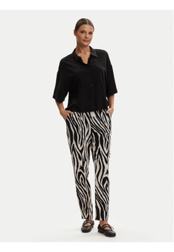 Vero Moda Spodnie materiałowe Jesmilo 10279691 Beżowy Regular Fit. Kolor: beżowy. Materiał: wiskoza