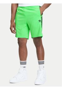 Adidas - adidas Szorty sportowe adicolor Firebird JY1340 Zielony Regular Fit. Kolor: zielony. Materiał: syntetyk. Styl: sportowy