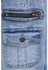 Desigual kurtka jeansowa damska przejściowa. Okazja: na co dzień. Kolor: niebieski. Materiał: jeans. Styl: casual #4