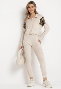Born2be - Beżowy Welurowy Komplet Dresowy Krótka Bluza i Spodnie z Wstawkami w Cętki Kilima. Kolor: beżowy. Materiał: dresówka, welur. Wzór: aplikacja
