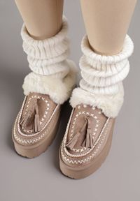 Renee - Ciemnobeżowe Śniegowce na Platformie Ozdobione Frędzlami i Haftem Ezivelle. Okazja: na co dzień. Kolor: beżowy. Wzór: haft, aplikacja. Sezon: zima. Obcas: na platformie. Styl: casual #5