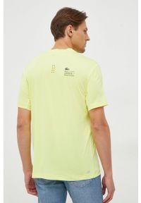 Lacoste t-shirt męski kolor zielony gładki. Kolor: żółty. Długość rękawa: krótki rękaw. Długość: krótkie. Wzór: gładki. Styl: klasyczny #2