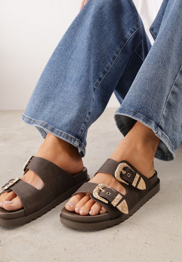 Born2be - Brązowe Płaskie Klapki z Regulowanymi Ozdobnymi Sprzączkami Lamicia. Kolor: brązowy. Materiał: jeans, len. Wzór: aplikacja. Styl: klasyczny