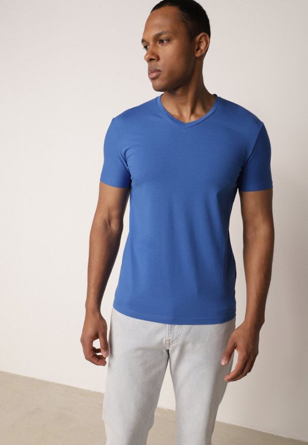 Born2be - Niebieska Koszulka T-shirt z Bawełny z Dekoltem w Serek Rionisse. Okazja: do domu, do pracy. Typ kołnierza: dekolt w serek. Kolor: niebieski. Materiał: bawełna. Styl: klasyczny, elegancki