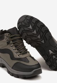 Renee - Czarno-Zielone Buty Trekkingowe Trapery Vices Ozdobione Geometrycznym Motywem Anarisse. Okazja: na co dzień. Kolor: czarny. Materiał: jeans. Wzór: aplikacja, geometria. Styl: casual, elegancki #4