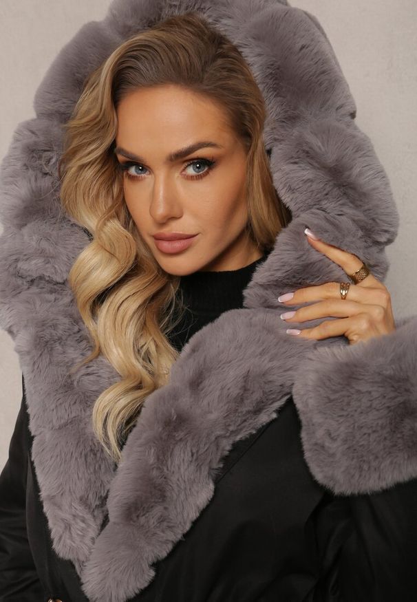 Renee - Czarno-Szara Kurtka Parka z Paskiem w Talii i Kapturem z Futerkiem Hizontia. Okazja: na spacer. Typ kołnierza: golf. Kolor: czarny. Materiał: futro
