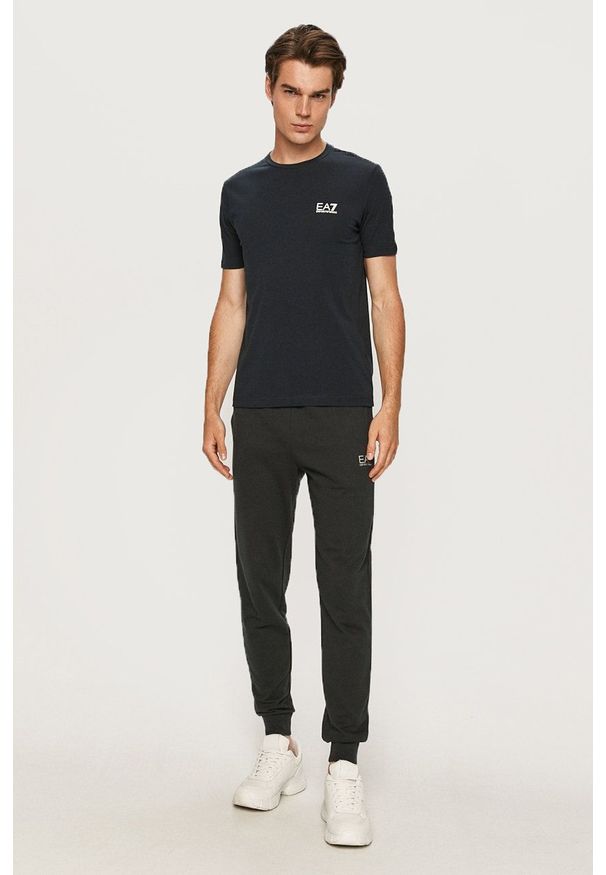 EA7 Emporio Armani - T-shirt. Okazja: na co dzień. Kolor: niebieski. Materiał: dzianina. Wzór: nadruk. Styl: casual