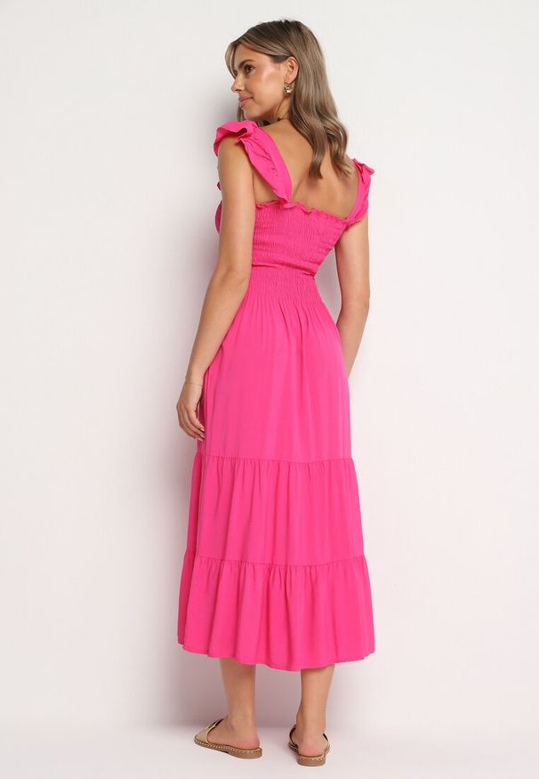 Born2be - Fuksjowa Rozkloszowana Bawełniana Sukienka na Ramiączkach z Gumkami i Falbanką Mevesta. Okazja: na spacer. Typ kołnierza: dekolt kwadratowy, kołnierz z falbankami. Kolor: różowy. Materiał: bawełna. Długość rękawa: na ramiączkach