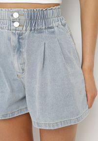 Born2be - Jasnoniebieskie Szorty Jeansowe z Szeroką Nogawka i Wysokim Stanem Rinestra. Okazja: na co dzień. Stan: podwyższony. Kolor: niebieski. Materiał: jeans. Styl: elegancki, casual