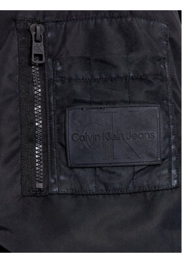 Calvin Klein Jeans Kurtka bomber J30J323474 Czarny Oversize. Kolor: czarny. Materiał: syntetyk