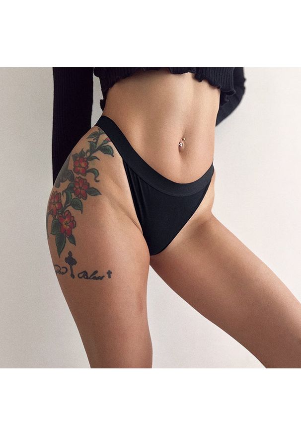 Intica - Stringi damskie w kształcie litery V do dopasowanych ubrań Dagnija. Kolor: beżowy. Materiał: materiał