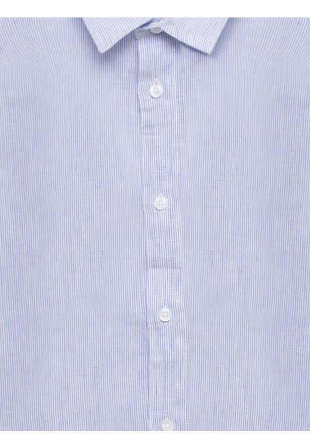 Big-Star - Lniana koszula męska w prążek jasnoniebieska Malekiws 400. Kolor: niebieski. Materiał: len. Wzór: prążki. Sezon: wiosna, lato. Styl: elegancki, klasyczny