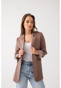 MARYNARKA NANCY TAUPE L - Flawless. Okazja: na co dzień, na spotkanie biznesowe, do pracy. Wzór: aplikacja. Styl: casual, klasyczny, elegancki, biznesowy